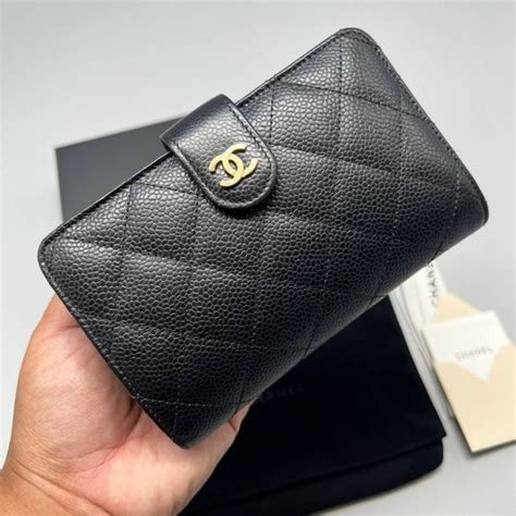 chanel bi fold wallet black caviar ราคา